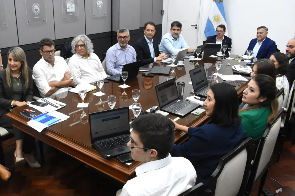 1001209315-69d3cc0f444fd429496069