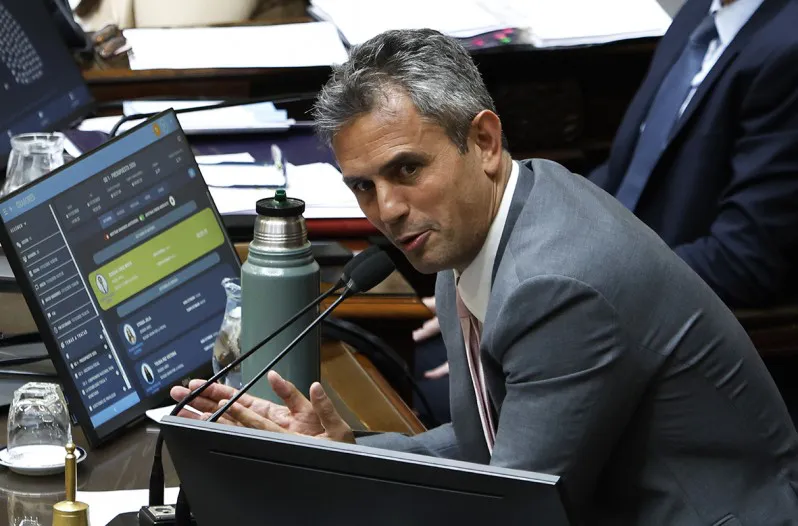 69437f855ee36_798_526!