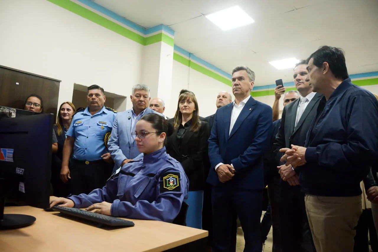 1000059897-68d9e8624afff441117705