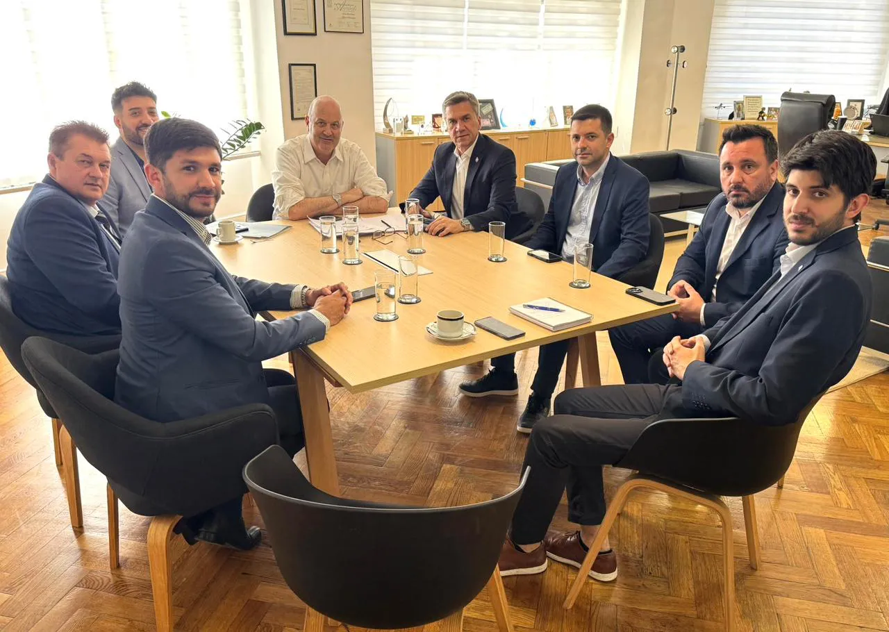 whatsapp-image-2025-11-17-at-6-06-57-pm-691b8efd894d5465620018