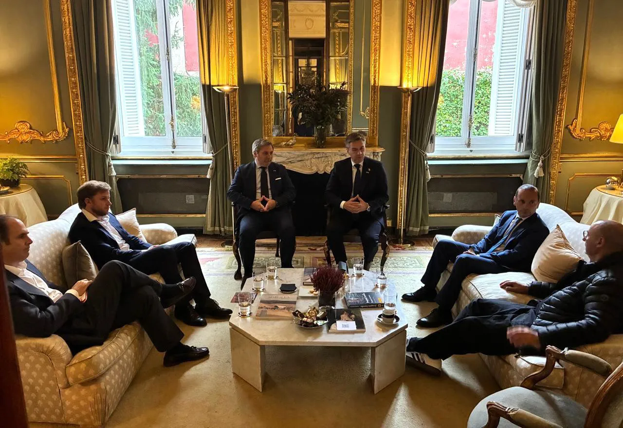 1000972794-69136bf93f19b771359867