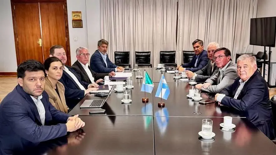 photo-5078279974452047350-y-67cf300656c72362695217