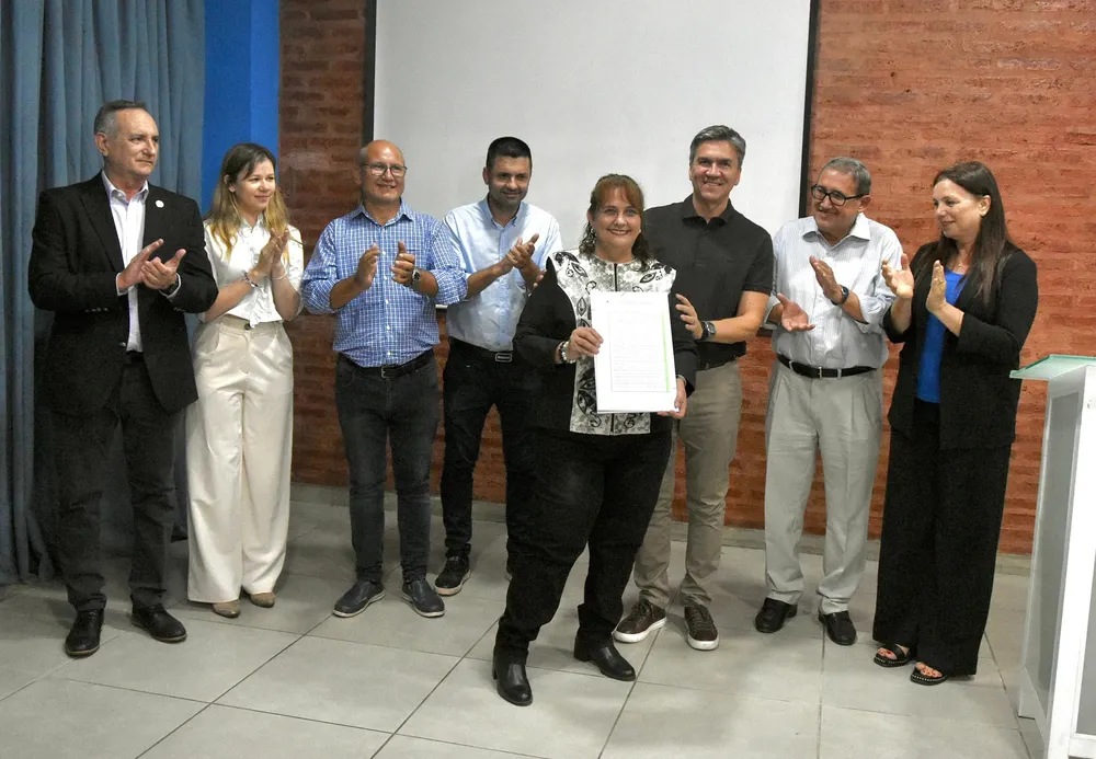 1000169685-69c06e838a179050178010