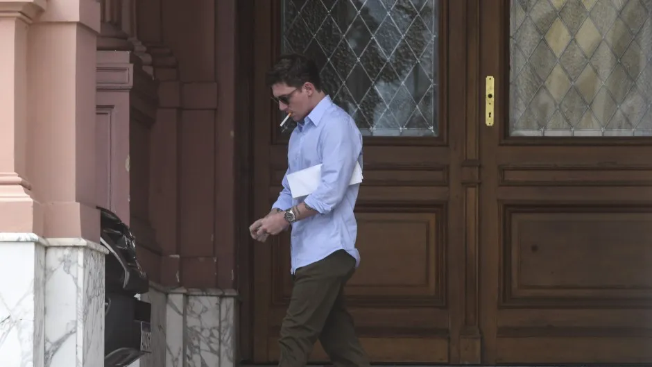 659b53d8cb221_940_529!