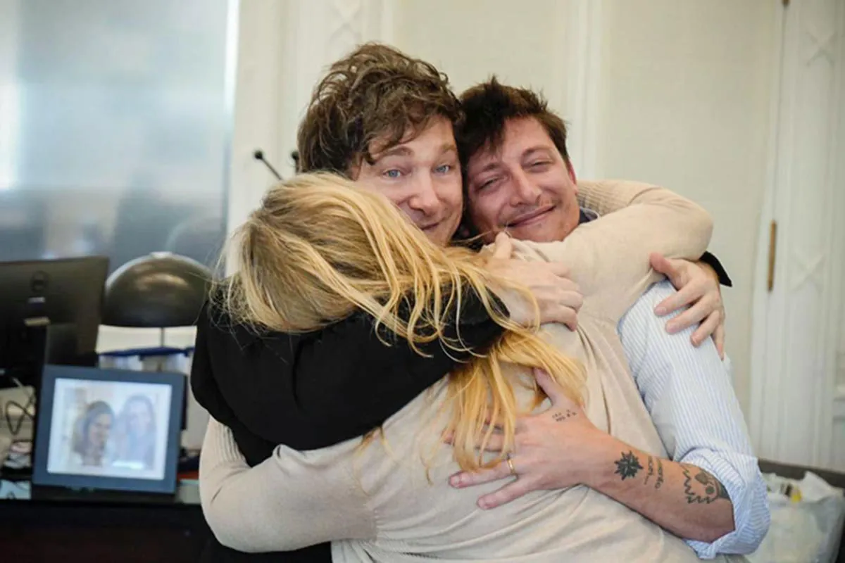 Foto_20250207_milei-karina-santiago-caputo-presidencia