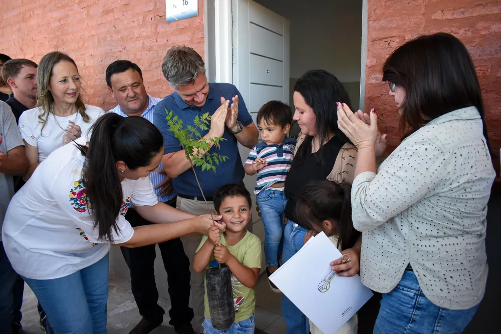 1000098686-69261696ec39f780508324