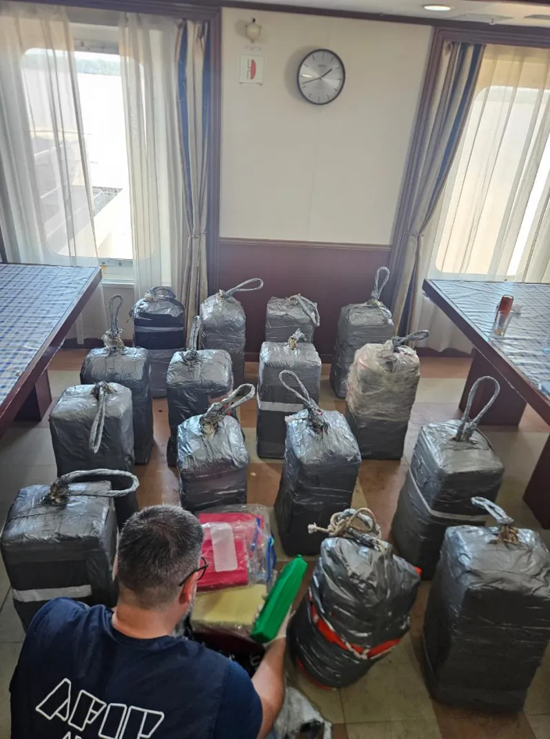 68154e66b71ad_798_1072!